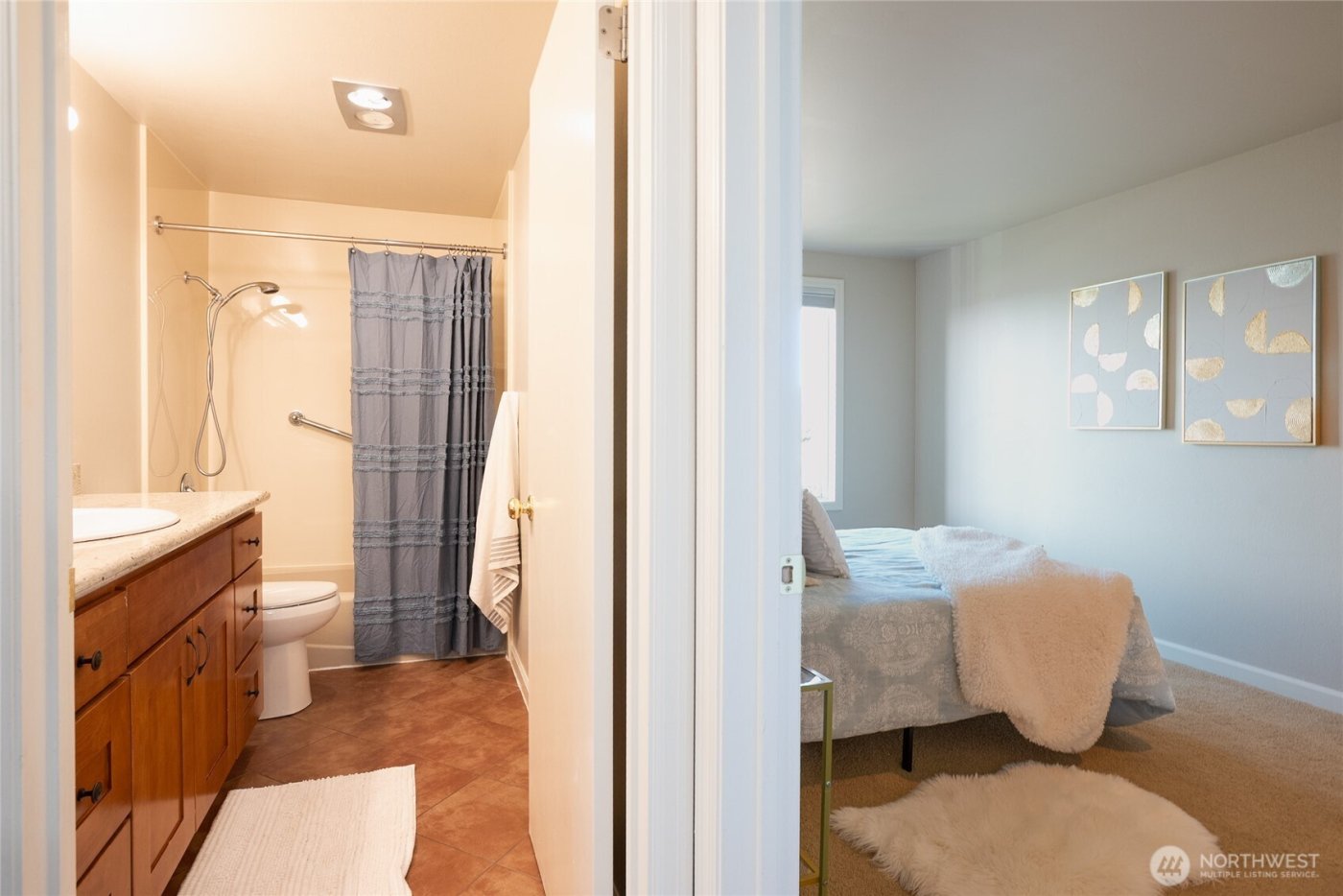 2253 Gilman Drive W #406, Seattle, WA 98119