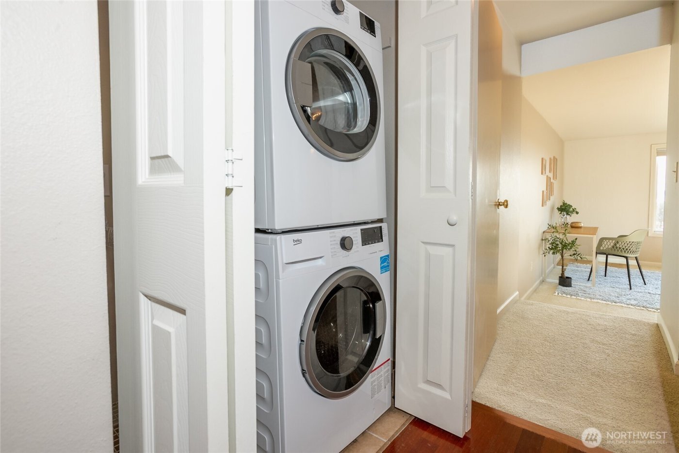 2253 Gilman Drive W #406, Seattle, WA 98119