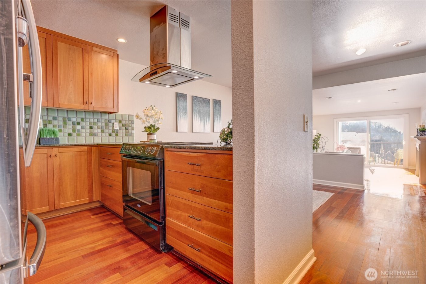2253 Gilman Drive W #406, Seattle, WA 98119