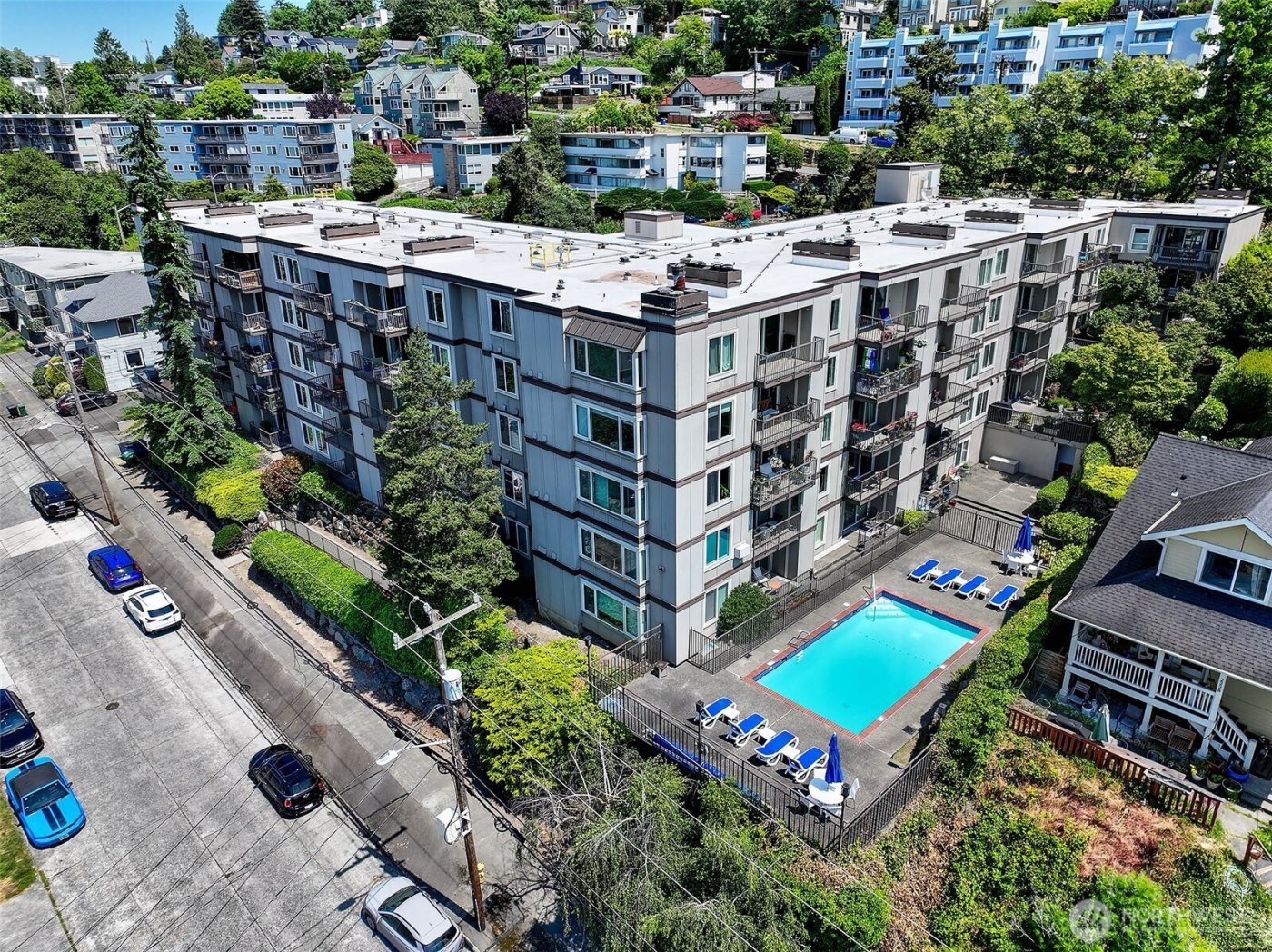 2253 Gilman Drive W #406, Seattle, WA 98119