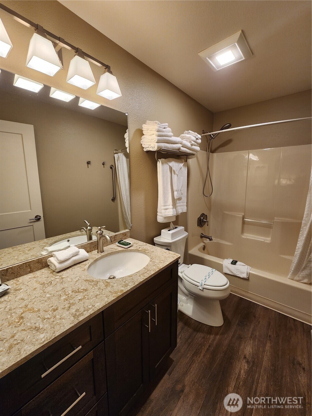 1 Lakeside 701-B , Manson, WA 98831