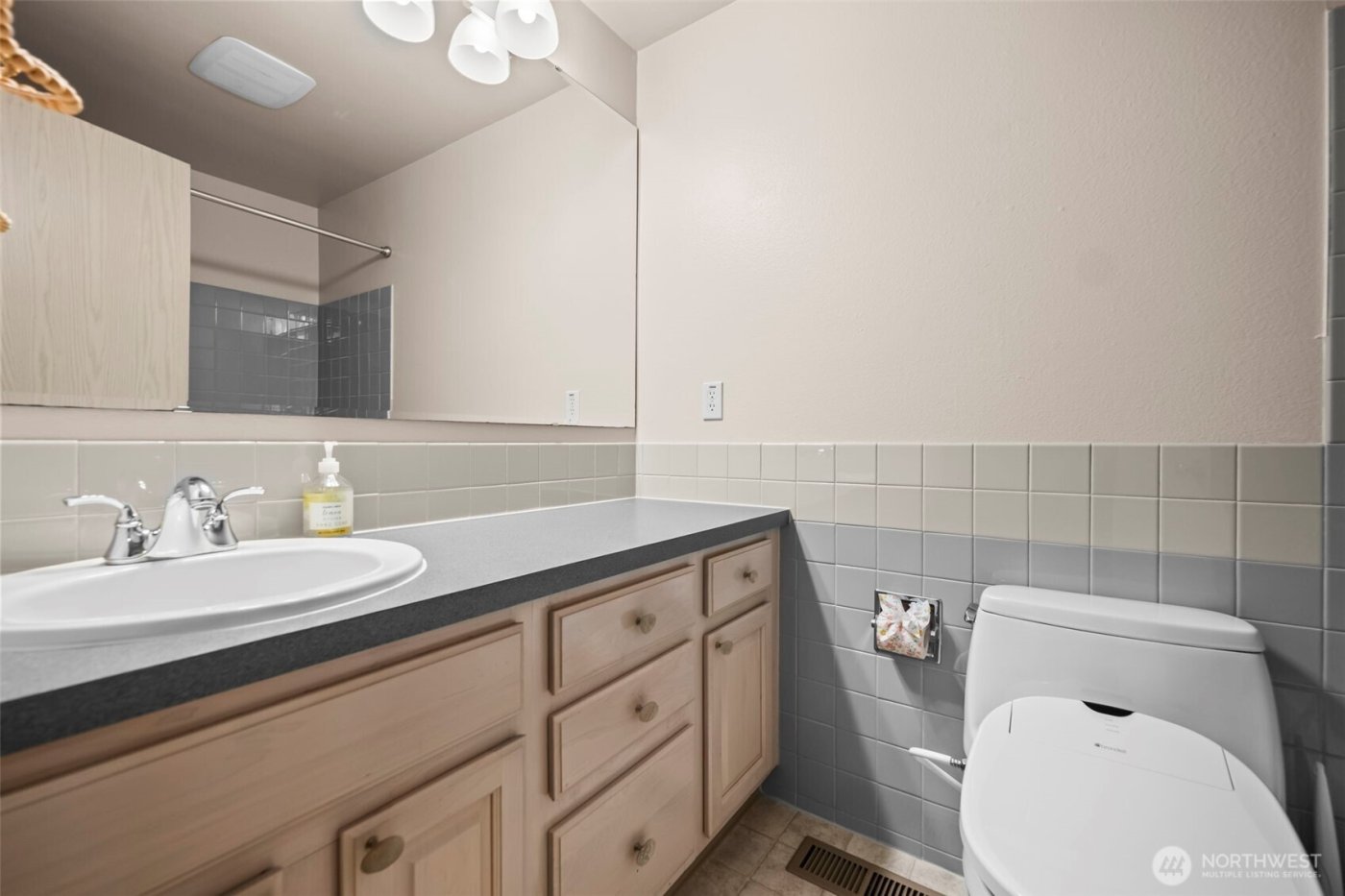 5727 N 13th Street , Tacoma, WA 98406