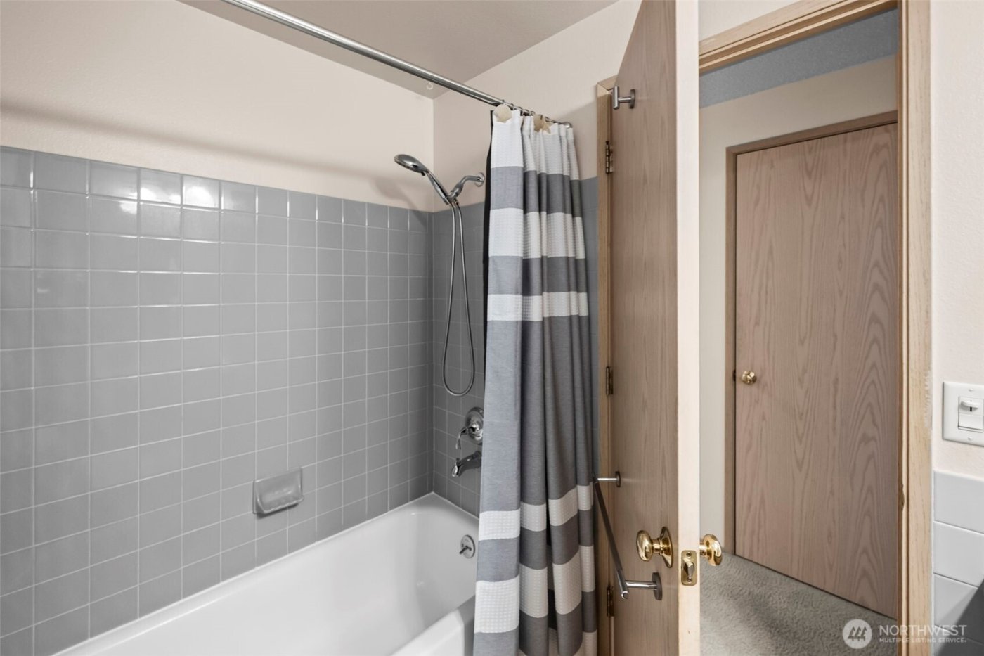 5727 N 13th Street , Tacoma, WA 98406