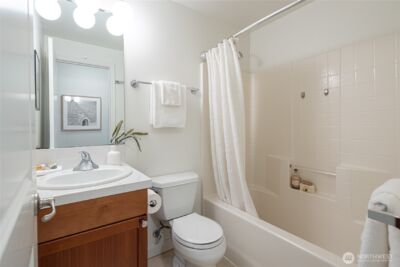 1820 Franklin Avenue E, Seattle, WA 98102 - Photo 23