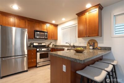 1820 Franklin Avenue E, Seattle, WA 98102 - Photo 7