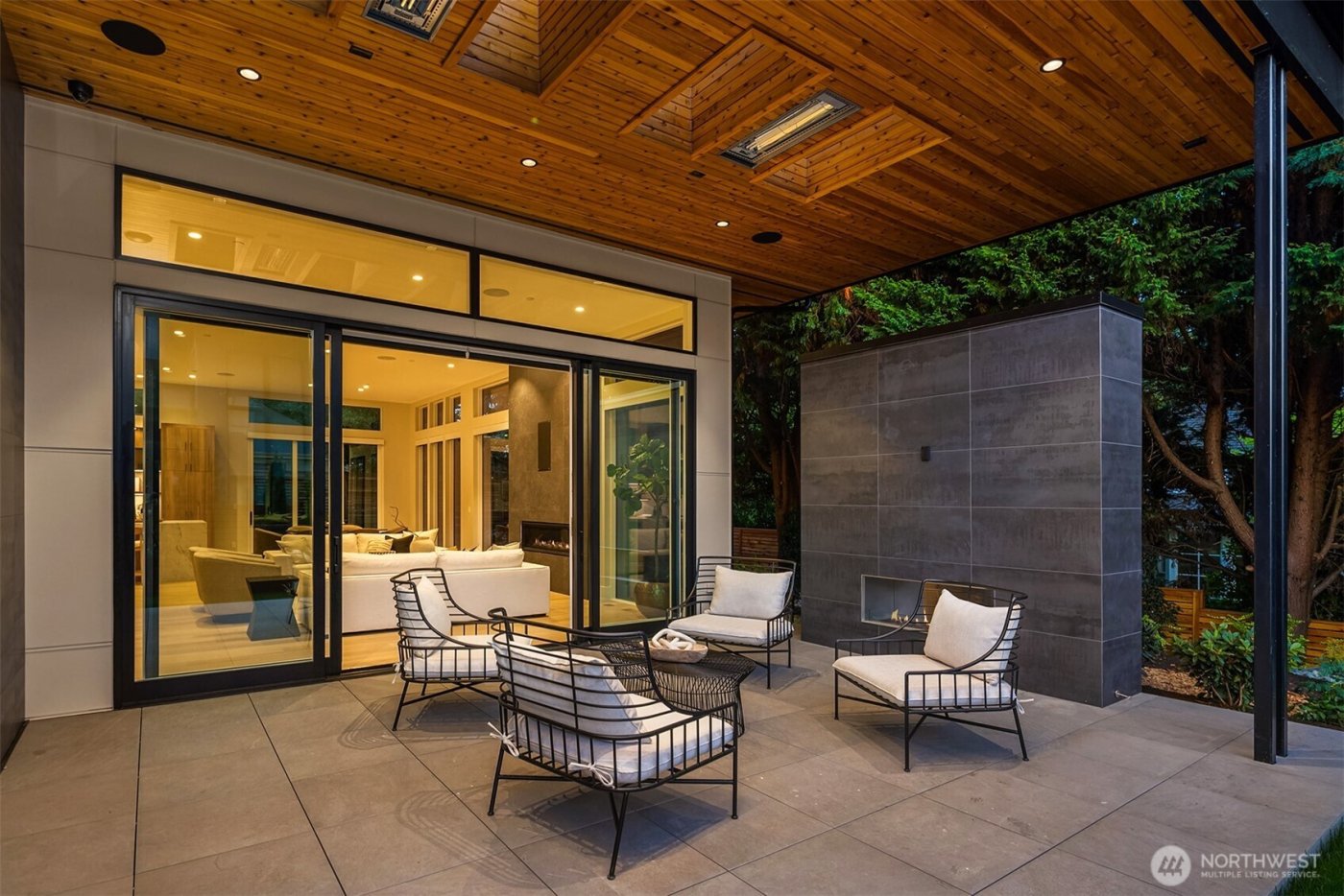 1028 89th Ave NE, Bellevue, WA 98004