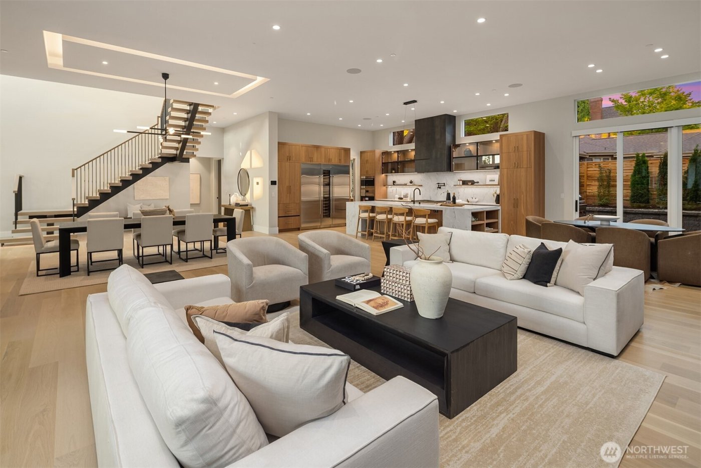 1028 89th Ave NE, Bellevue, WA 98004