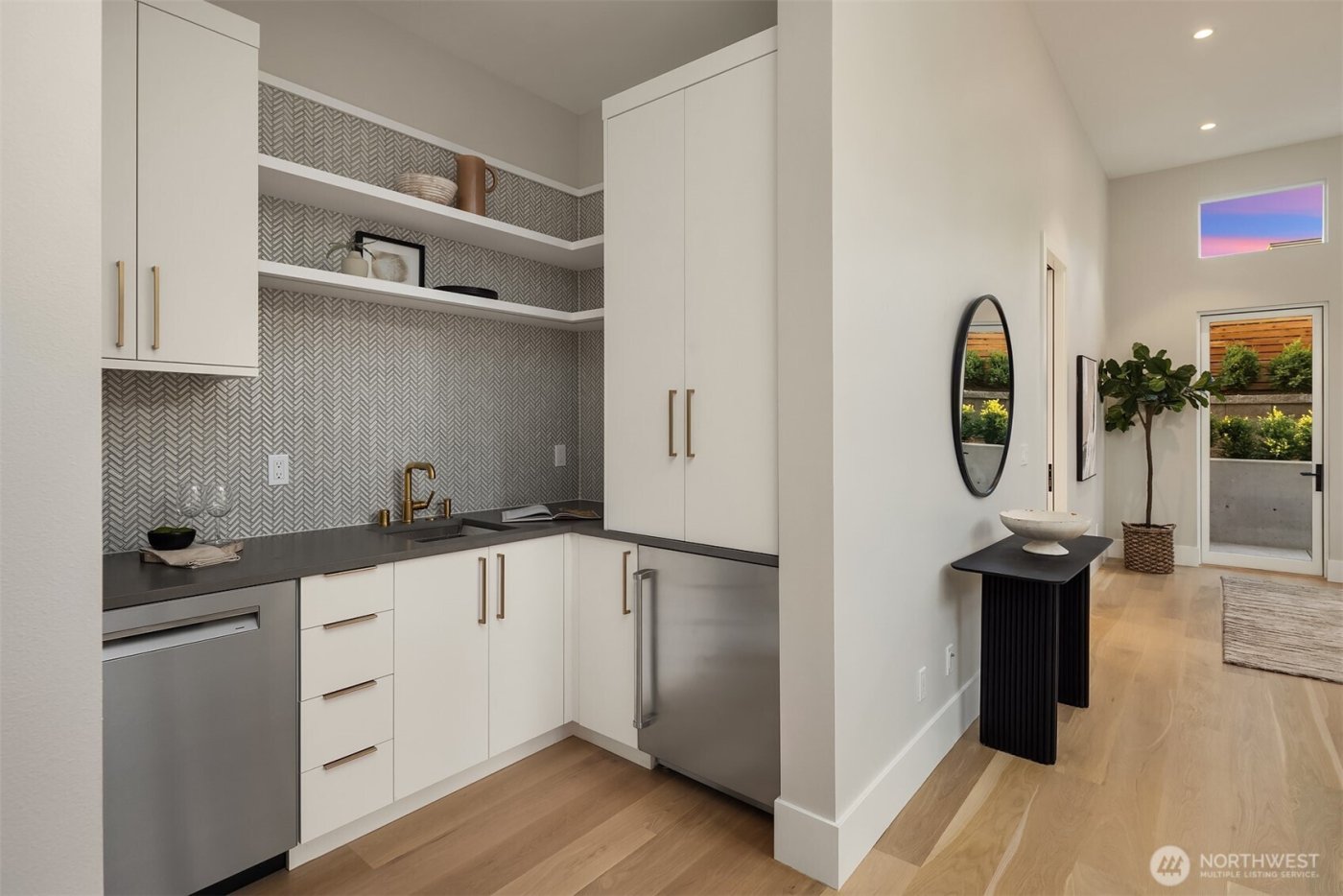 1028 89th Ave NE, Bellevue, WA 98004