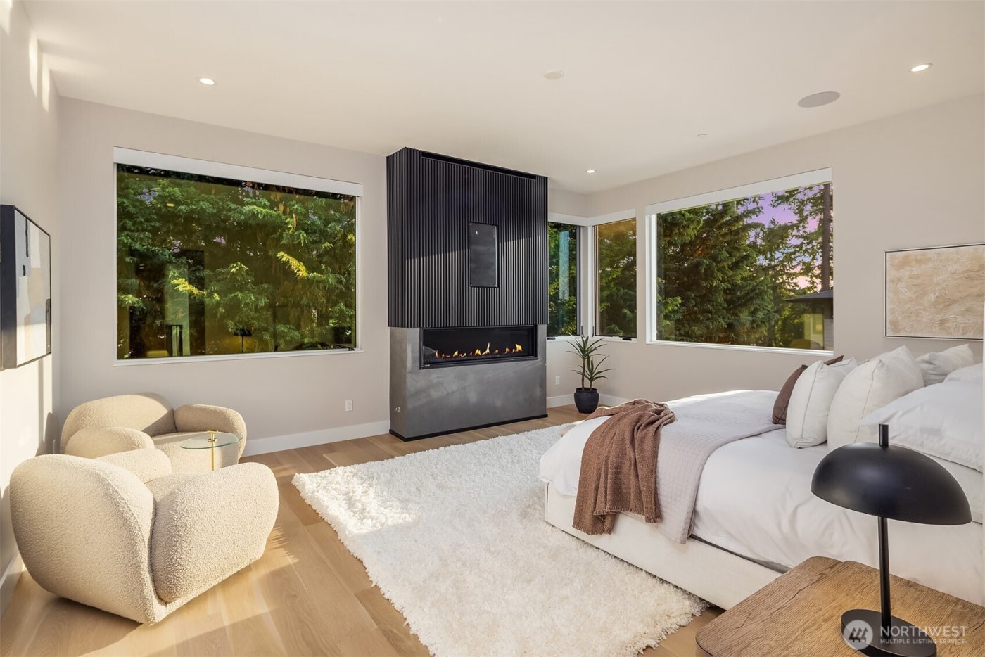 1028 89th Ave NE, Bellevue, WA 98004