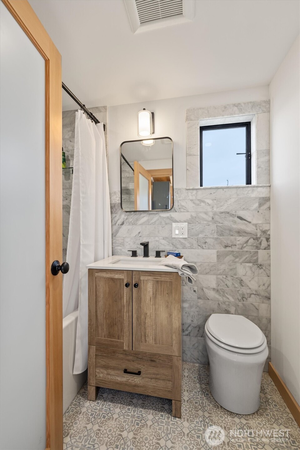 1080 W Ewing Place #0-P, Seattle, WA 98119