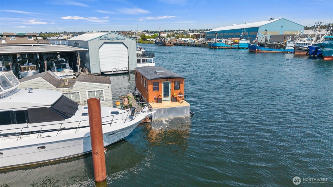 1080 W Ewing Place #0-P, Seattle, WA 98119