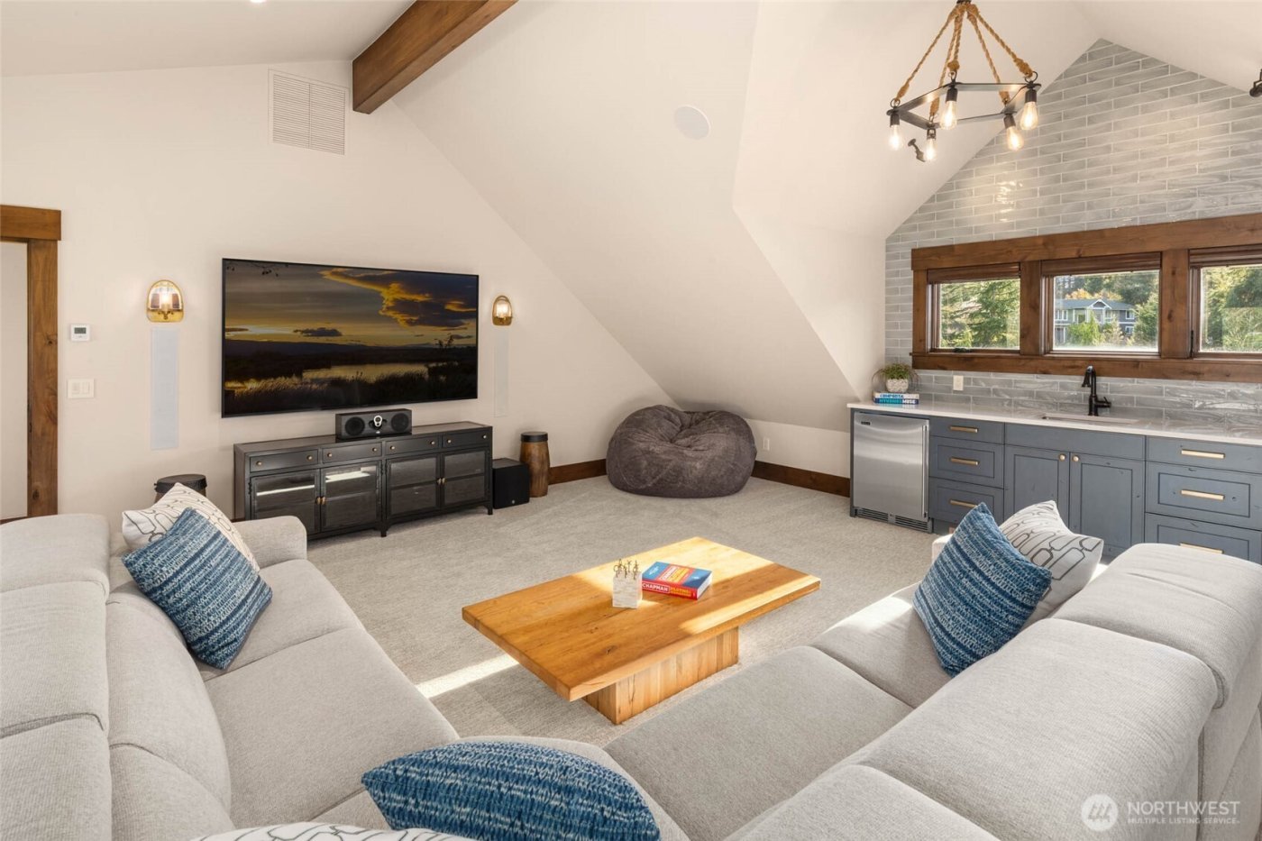 19014 171st Place NE, Woodinville, WA 98072