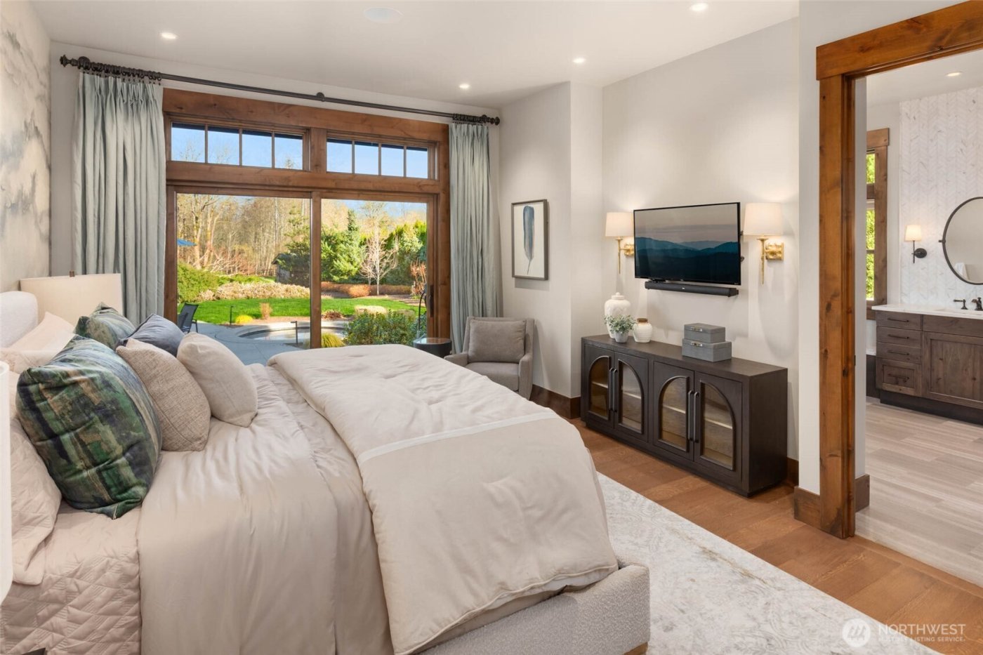 19014 171st Place NE, Woodinville, WA 98072