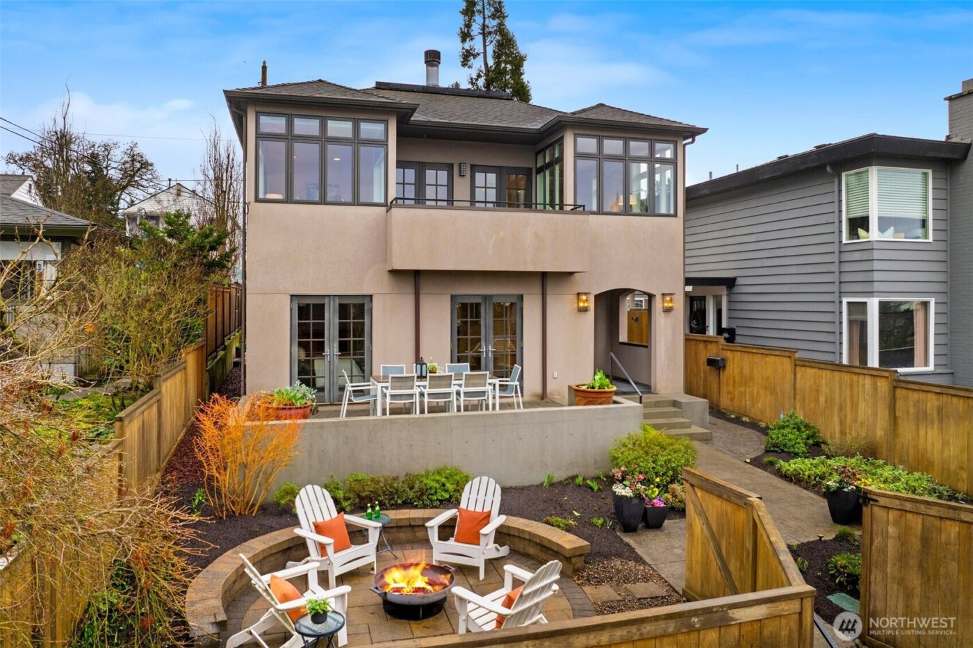 3773 SW Grayson Street , Seattle, WA 98126
