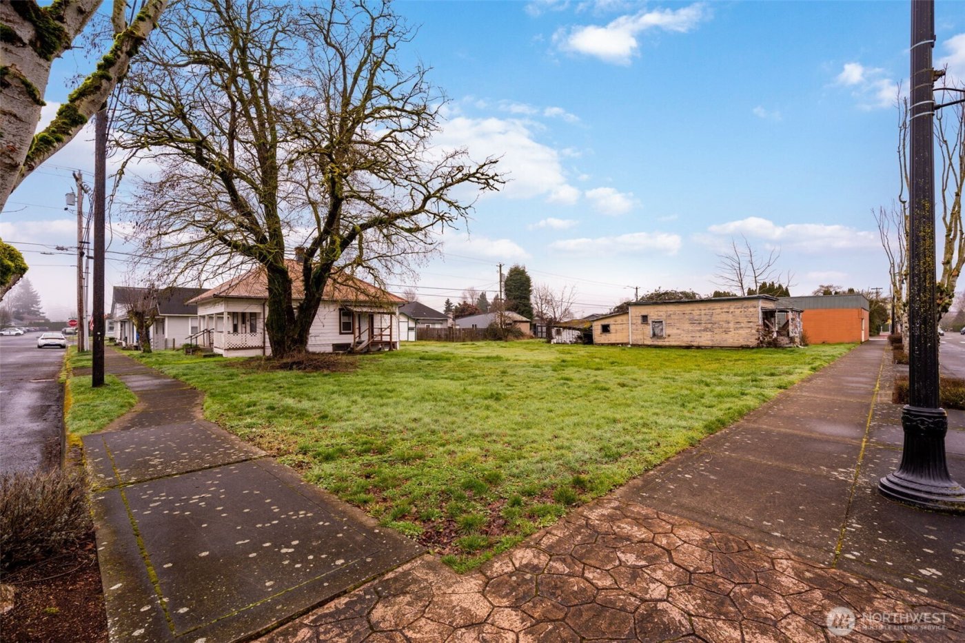 421 Davidson Avenue , Woodland, WA 98674