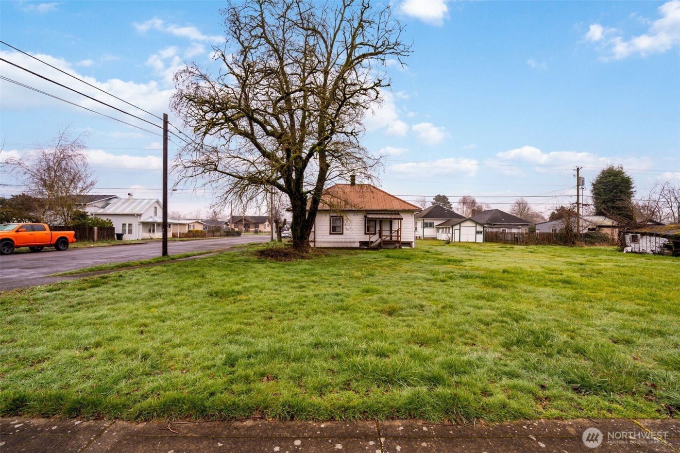 421 Davidson Avenue , Woodland, WA 98674