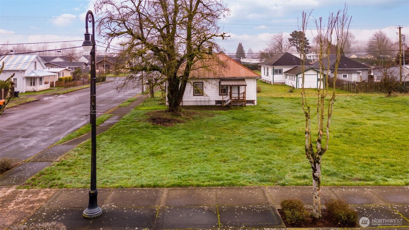 421 Davidson Avenue , Woodland, WA 98674