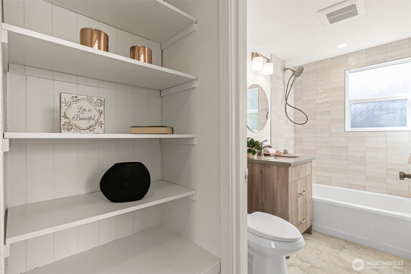 12077 75th Avenue S, Seattle, WA 98178