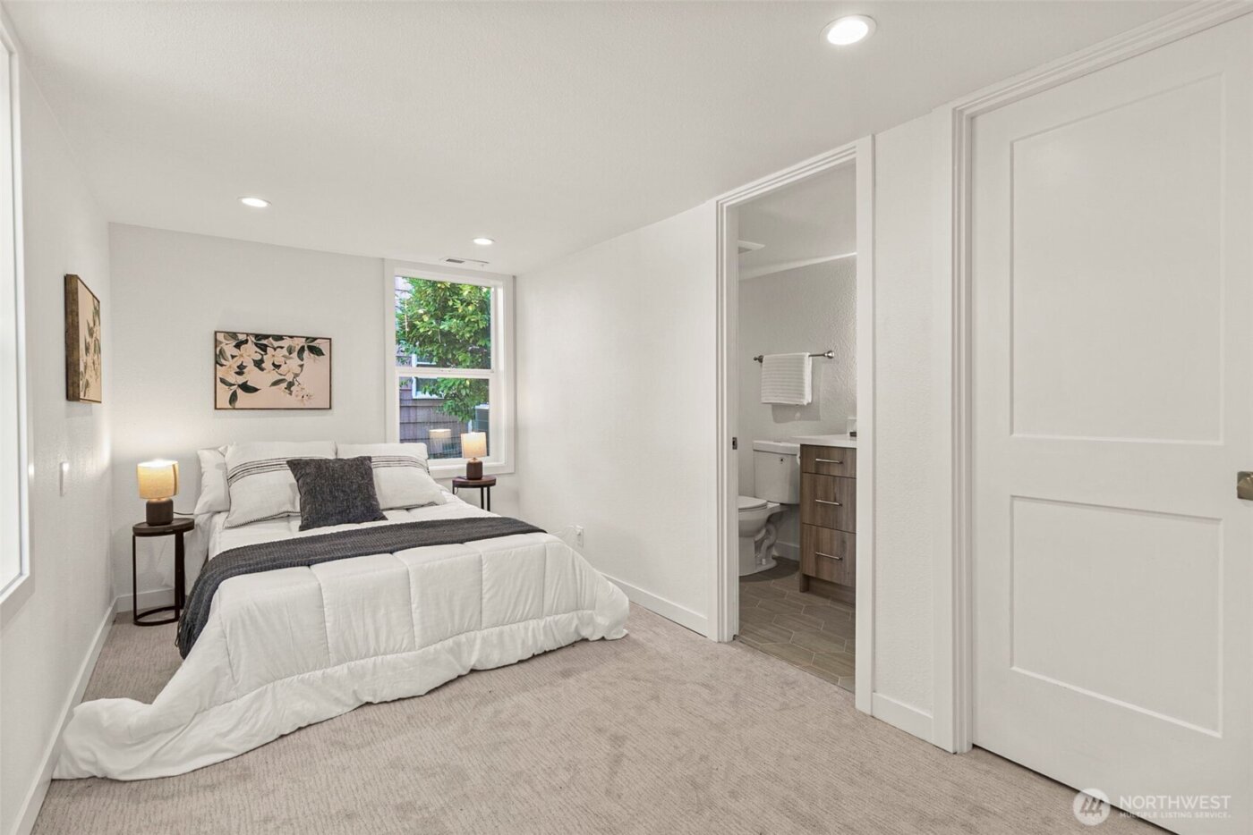 12077 75th Avenue S, Seattle, WA 98178