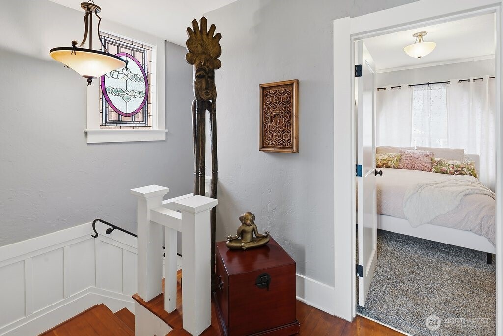 3847 Beach Drive SW, Seattle, WA 98116