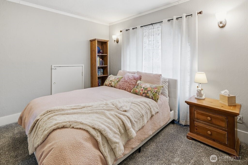 3847 Beach Drive SW, Seattle, WA 98116