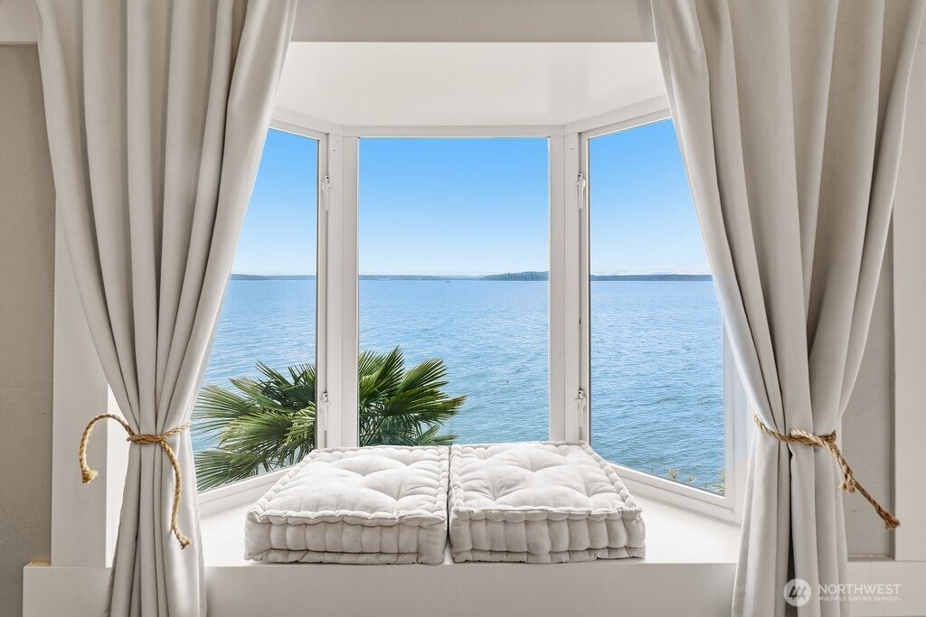 3847 Beach Drive SW, Seattle, WA 98116