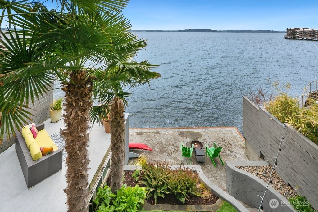 3847 Beach Drive SW, Seattle, WA 98116