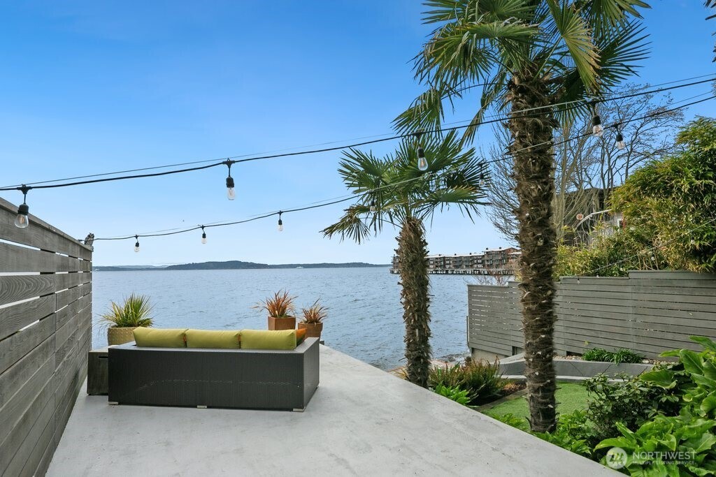 3847 Beach Drive SW, Seattle, WA 98116