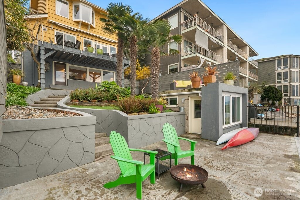 3847 Beach Drive SW, Seattle, WA 98116