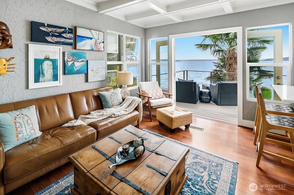 3847 Beach Drive SW, Seattle, WA 98116