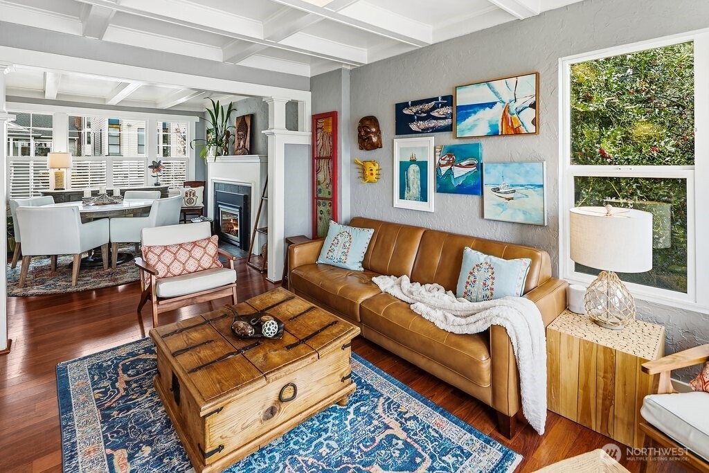 3847 Beach Drive SW, Seattle, WA 98116