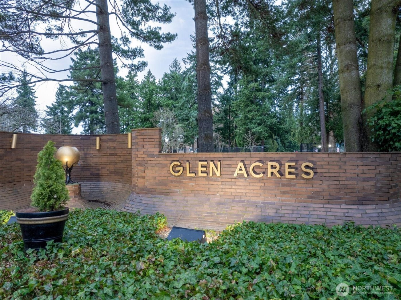 11019 B Glen Acres Drive S, Seattle, WA 98168-1581