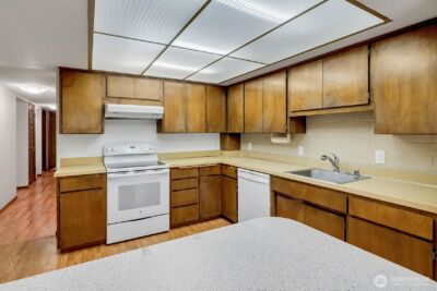 11019 B Glen Acres Drive S, Seattle, WA 98168-1581 - Photo 27