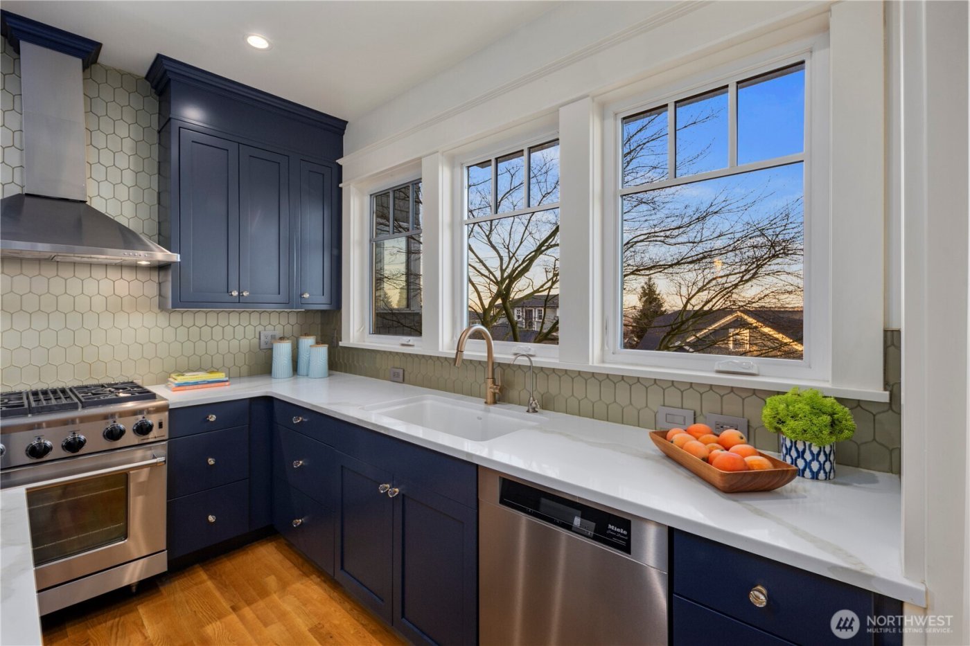 426 Smith Street , Seattle, WA 98109