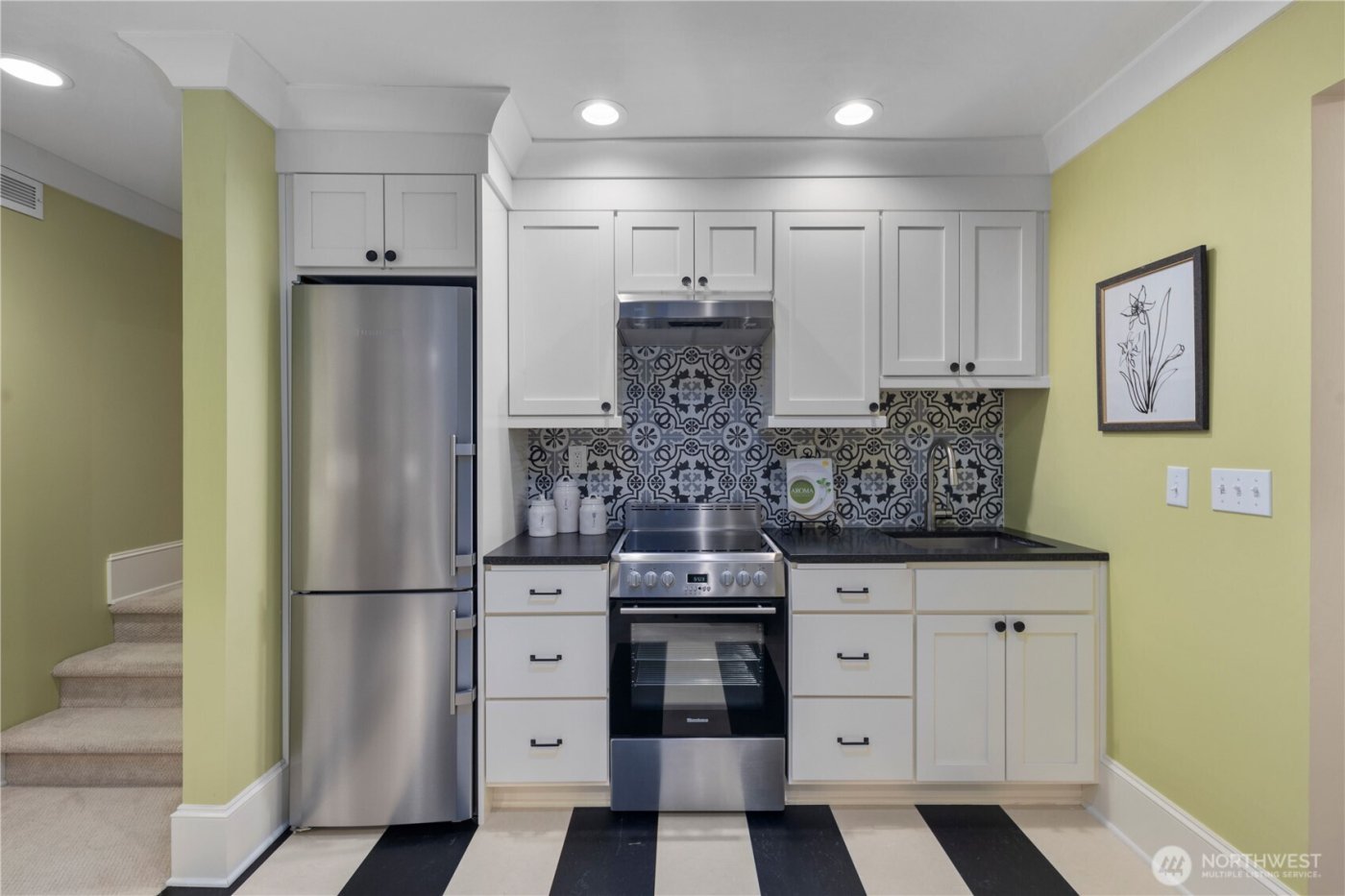 426 Smith Street , Seattle, WA 98109