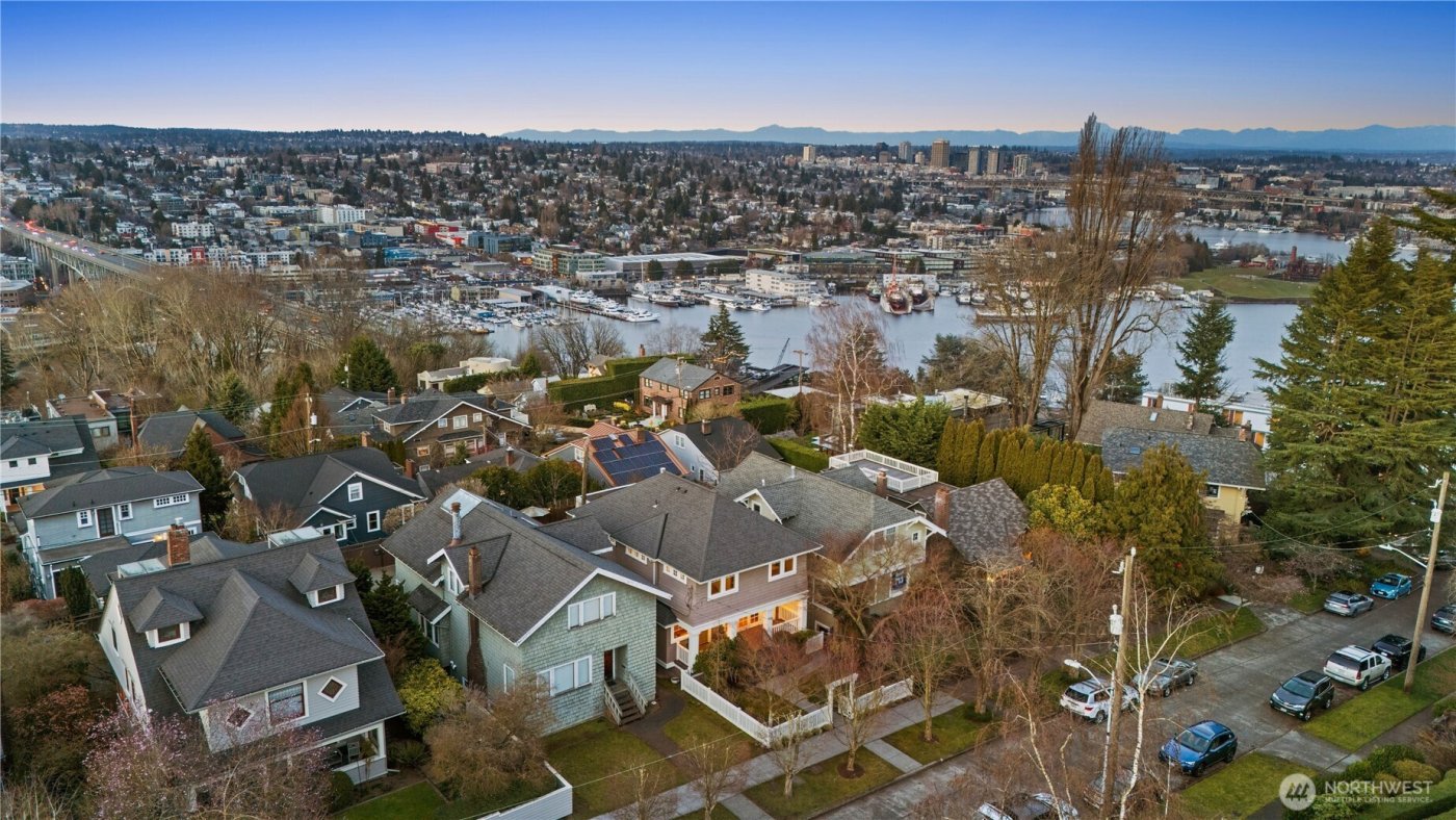 426 Smith Street , Seattle, WA 98109