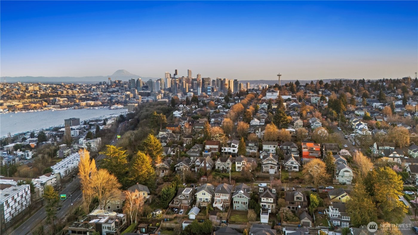 426 Smith Street , Seattle, WA 98109