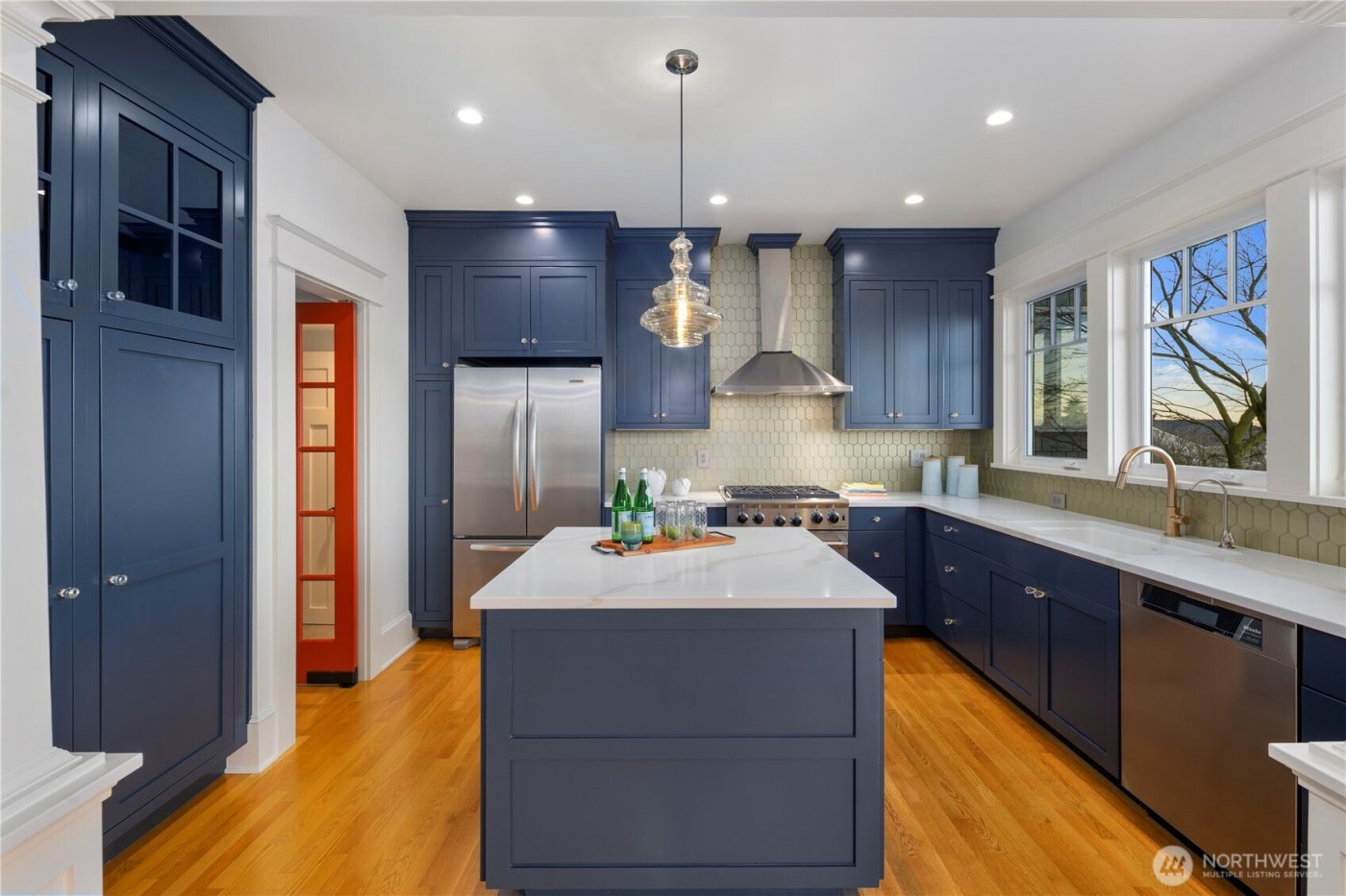 426 Smith Street , Seattle, WA 98109