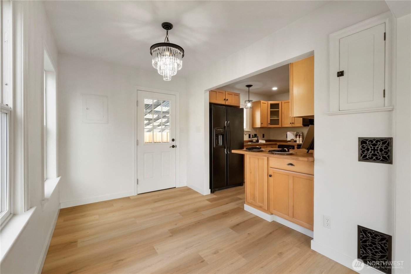 319 4th Avenue SE, Puyallup, WA 98372