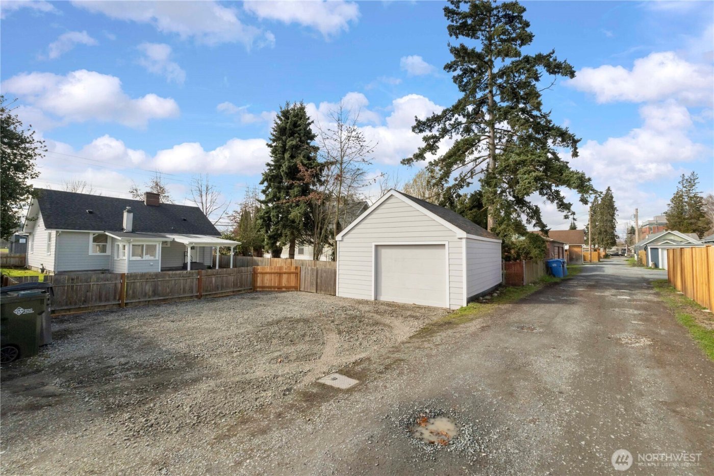 319 4th Avenue SE, Puyallup, WA 98372