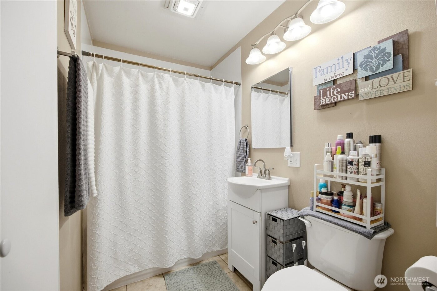 1715 N 15th Avenue , Pasco, WA 99301