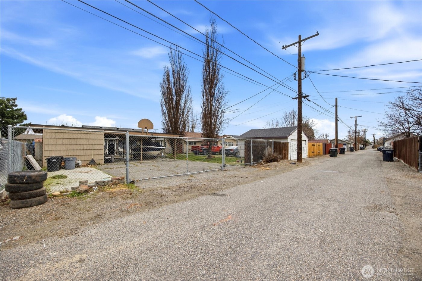 1715 N 15th Avenue , Pasco, WA 99301