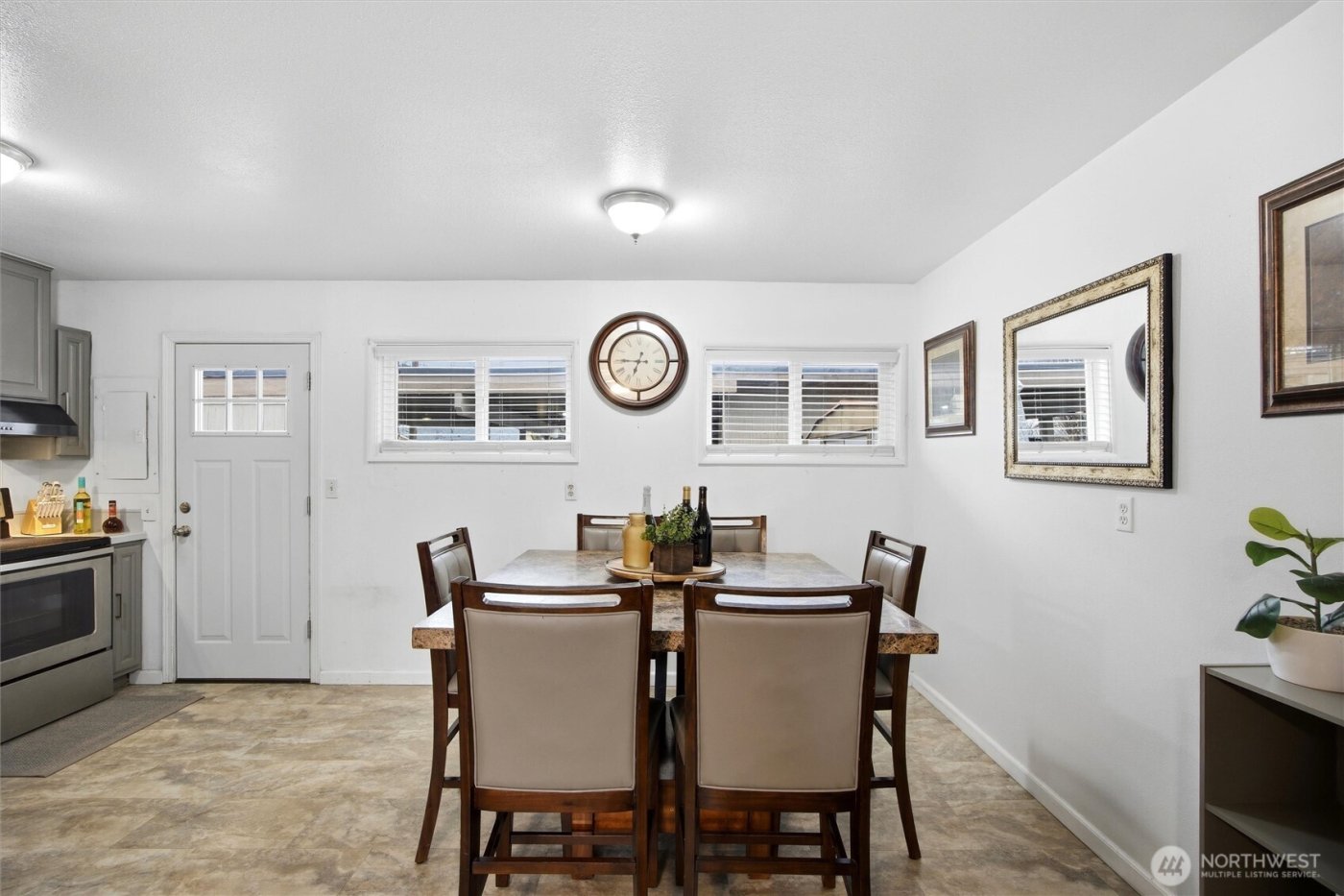 1715 N 15th Avenue , Pasco, WA 99301