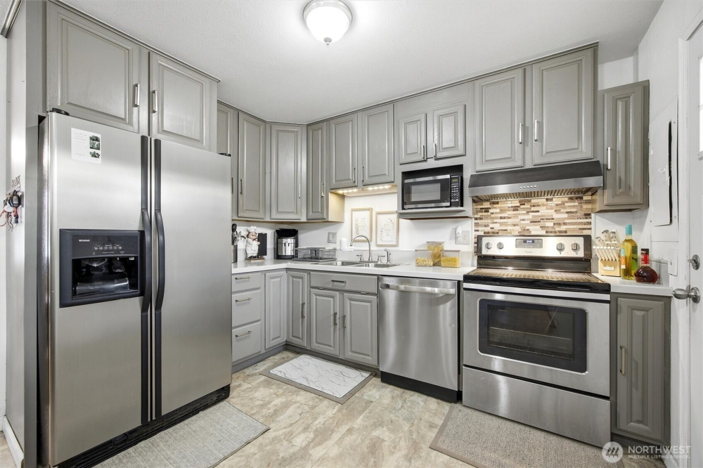 1715 N 15th Avenue , Pasco, WA 99301