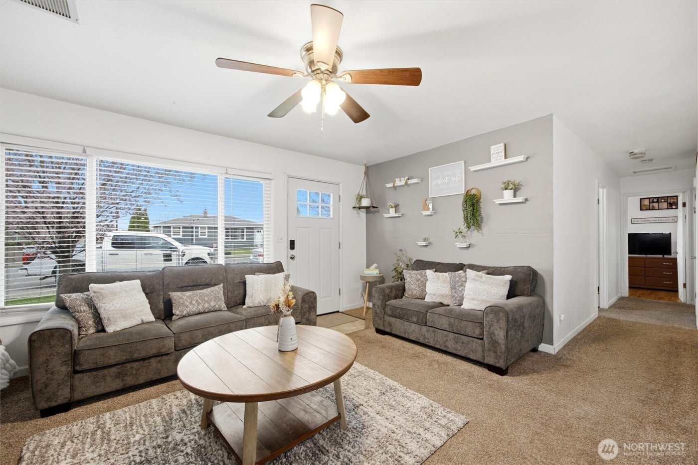 1715 N 15th Avenue , Pasco, WA 99301