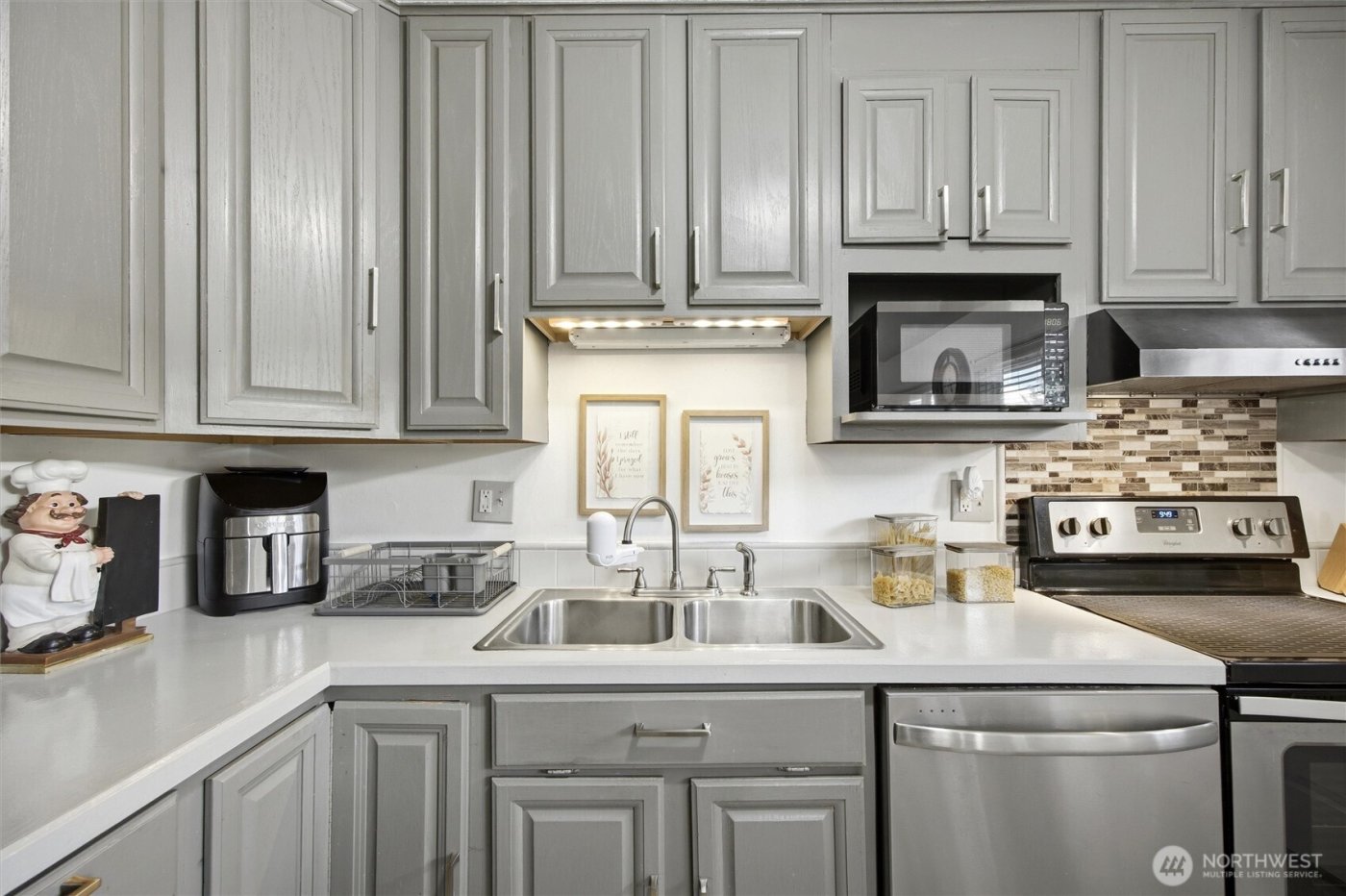 1715 N 15th Avenue , Pasco, WA 99301