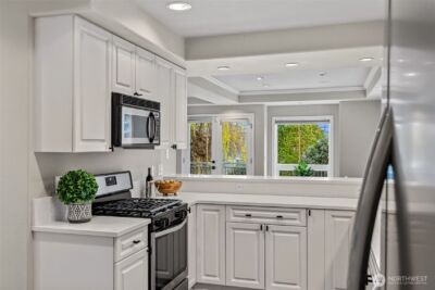 1203 5th Avenue N, Seattle, WA 98109 - Photo 11