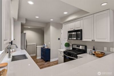 1203 5th Avenue N, Seattle, WA 98109 - Photo 13