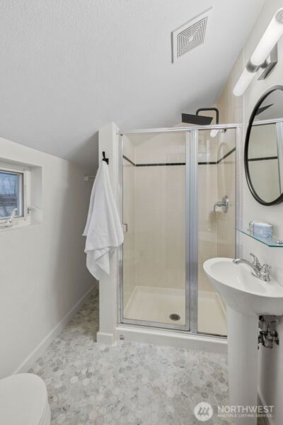 1203 5th Avenue N, Seattle, WA 98109 - Photo 24