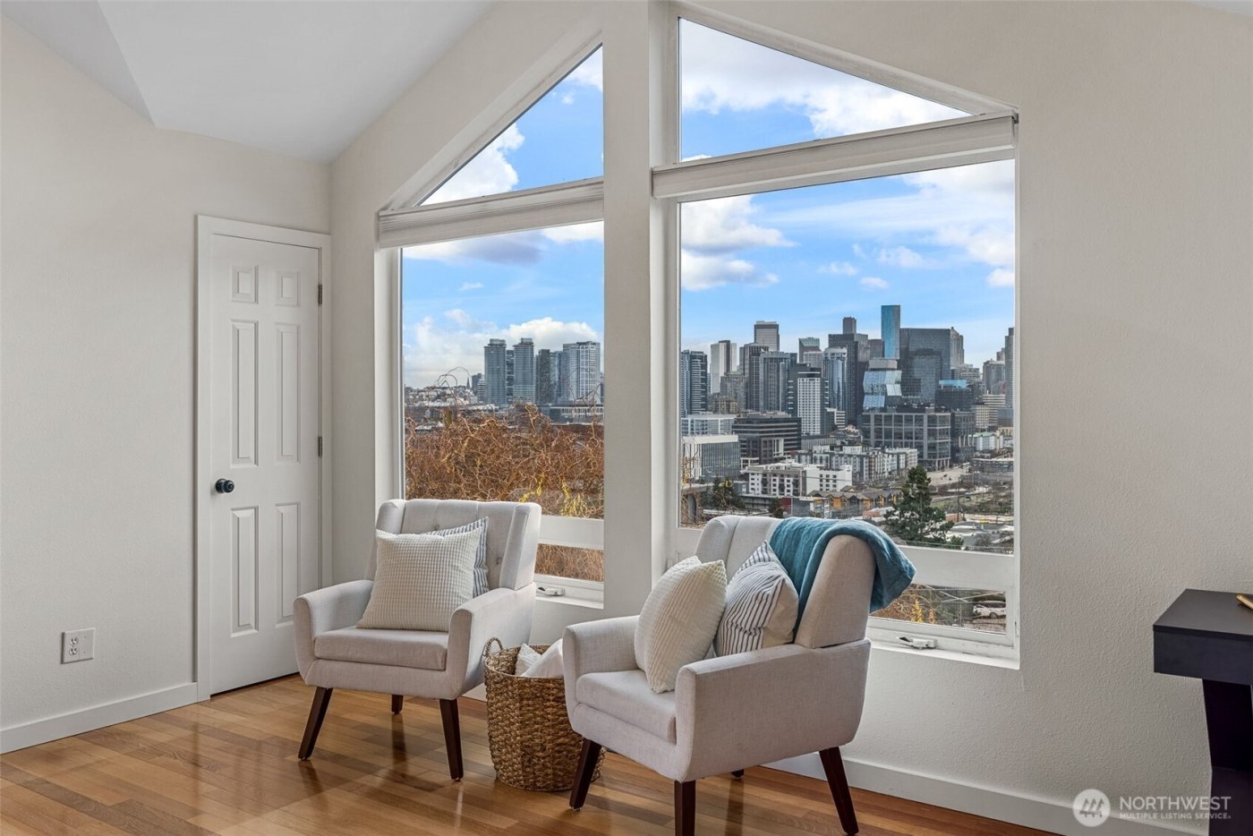 1203 5th Avenue N, Seattle, WA 98109